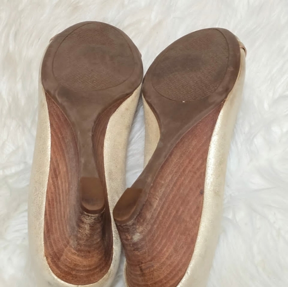 Tory Burch Gold Metallic Leather Wedge Pumps Heels Women's Size 10.5 M🌴 - Picture 9 of 10